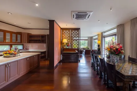 Villa in Chiang Mai, Thailand 5 bedrooms № 162754