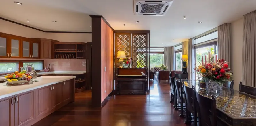 Villa in Chiang Mai, Thailand 5 bedrooms № 162754