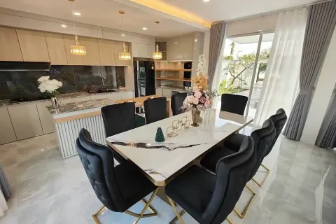 Villa in Chiang Mai, Thailand 6 bedrooms № 162751