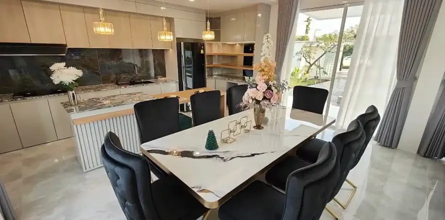 Вилла в Чиангмае, Таиланд с 6 спальнями № 162751