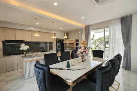 Villa in Chiang Mai, Thailand 6 bedrooms № 162751 - photo 4