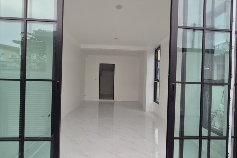 House in Phuket, Thailand 3 bedrooms № 152766 - photo 2