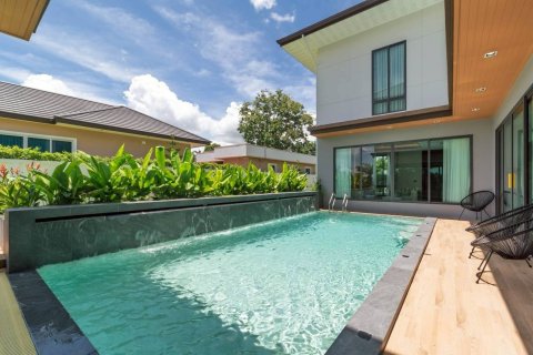 Villa in Pattaya, Thailand 4 bedrooms № 152769 - photo 3
