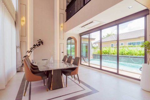 Villa in Pattaya, Thailand 4 bedrooms № 152769 - photo 15