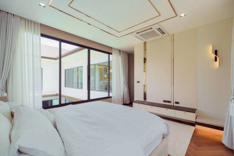 Villa in Pattaya, Thailand 4 bedrooms № 152769 - photo 14