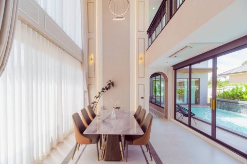 Villa in Pattaya, Thailand 4 bedrooms № 152769 - photo 7