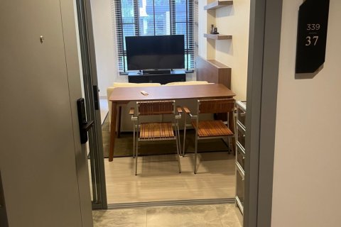 Студия в кондо в Ваттхане, Бангкок, Таиланд № 136187 - фото 1