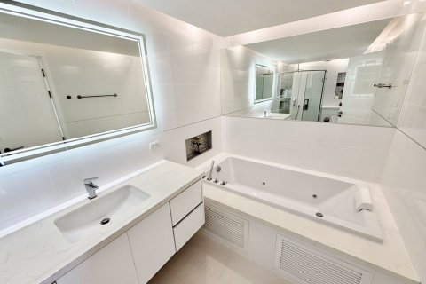 Condo in Hua Hin, Thailand, 2 bedrooms  № 160285 - photo 19