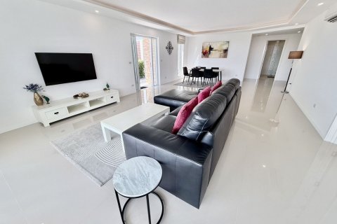 Condo in Hua Hin, Thailand, 2 bedrooms  № 160285 - photo 7