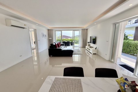 Condo in Hua Hin, Thailand, 2 bedrooms  № 160285 - photo 6