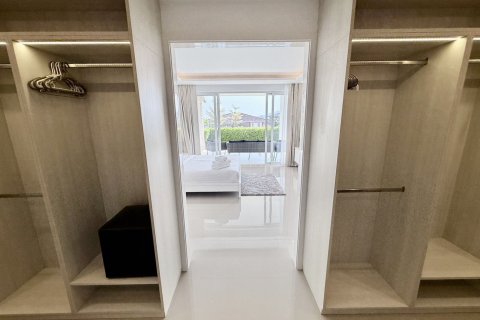 Condo in Hua Hin, Thailand, 2 bedrooms  № 160285 - photo 23