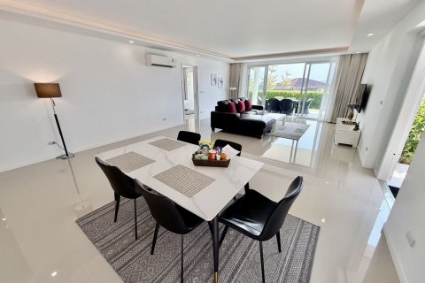 Condo in Hua Hin, Thailand, 2 bedrooms  № 160285 - photo 3