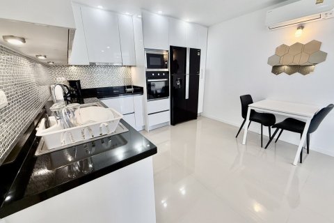 Condo in Hua Hin, Thailand, 2 bedrooms  № 160285 - photo 11