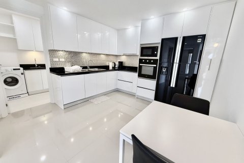 Condo in Hua Hin, Thailand, 2 bedrooms  № 160285 - photo 8