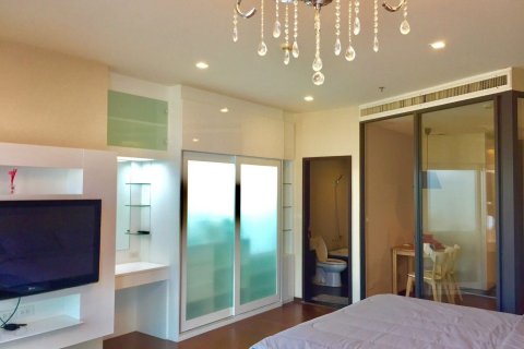 Studio in the Condo in Khlong Toei, Bangkok, Thailand  № 147440 - photo 5