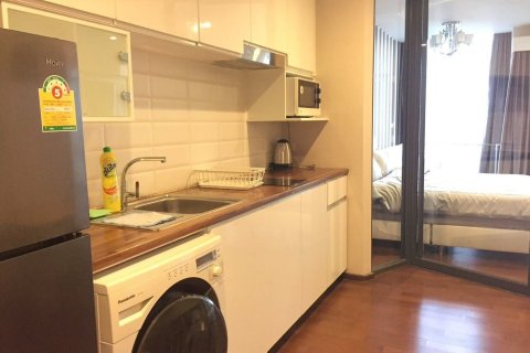 Studio in the Condo in Khlong Toei, Bangkok, Thailand  № 147440 - photo 4