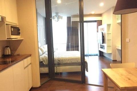 Studio in the Condo in Khlong Toei, Bangkok, Thailand  № 147440 - photo 1