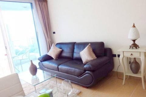 Студия в кондо в Паттайе, Таиланд № 145388 - фото 2