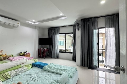 House in Phuket, Thailand 4 bedrooms № 147475 - photo 19
