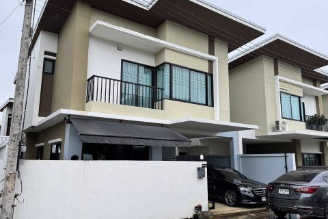 House in Phuket, Thailand 4 bedrooms № 147475 - photo 1