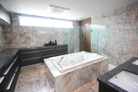 Villa in Hua Hin, Thailand 5 Schlafzimmer № 221876 - Foto 28
