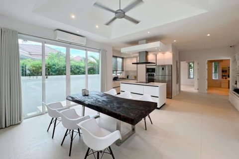 Villa in Hua Hin, Thailand 4 Schlafzimmer № 221870 - Foto 8