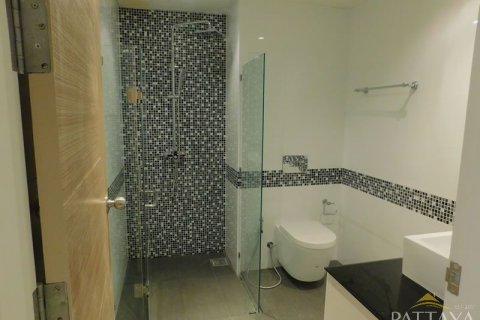 Condo in Pattaya, Thailand, 1 bedroom № 204239 - photo 2