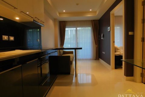 Condo in Pattaya, Thailand, 1 bedroom № 204239 - photo 1