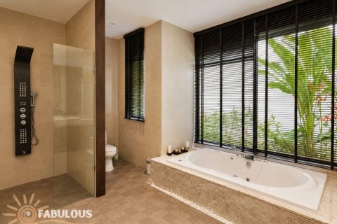 Villa in Bang Tao, Thailand 3 bedrooms № 179196 - photo 6