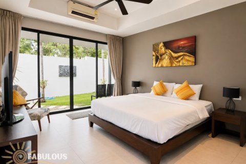 Villa in Bang Tao, Thailand 3 bedrooms № 179196 - photo 17