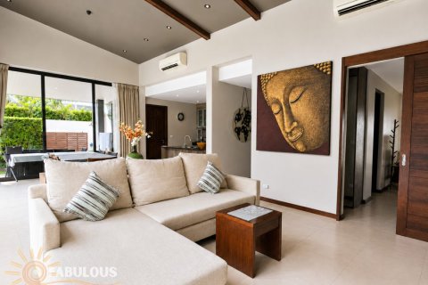 Villa in Bang Tao, Thailand 3 bedrooms № 179196 - photo 3