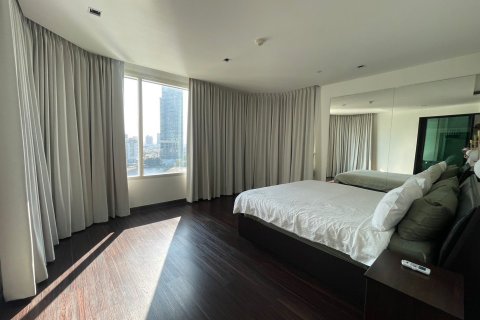 Кондоминиум с 3 спальнями в Кхлонг Сане, Бангкок, Таиланд № 170962 - фото 11