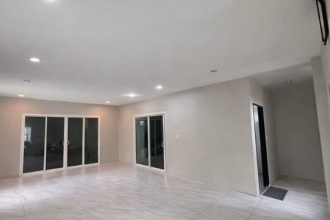 House in Phuket, Thailand 3 bedrooms № 170963 - photo 2
