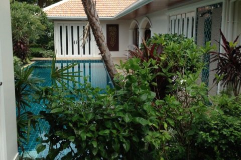 Villa in Pattaya, Thailand 6 bedrooms № 161840