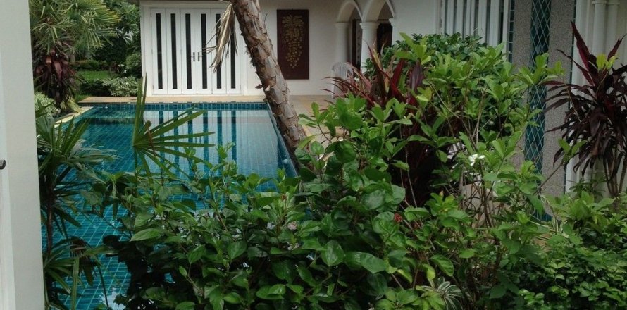 Villa in Pattaya, Thailand 6 bedrooms № 161840