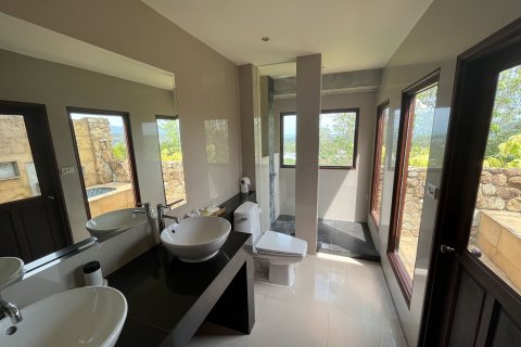 Villa in Ko Samui, Thailand 5 bedrooms № 180168 - photo 2