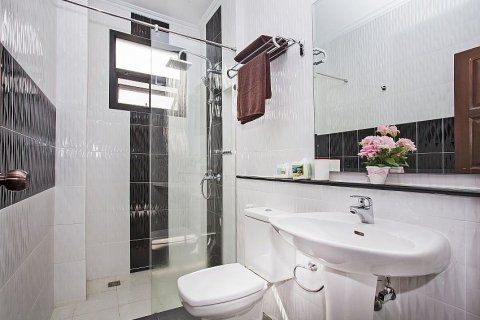 Villa in Pattaya, Thailand 6 bedrooms № 158291 - photo 16