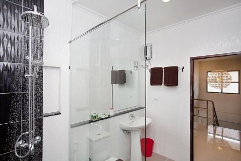 Villa in Pattaya, Thailand 6 bedrooms № 158291 - photo 5