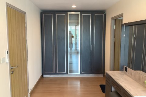 House in Bangkok, Thailand 5 bedrooms № 158290 - photo 6