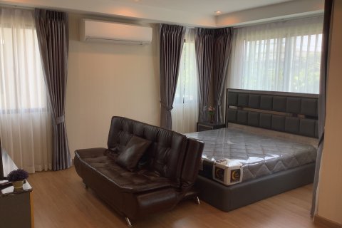 House in Bangkok, Thailand 5 bedrooms № 158290 - photo 4