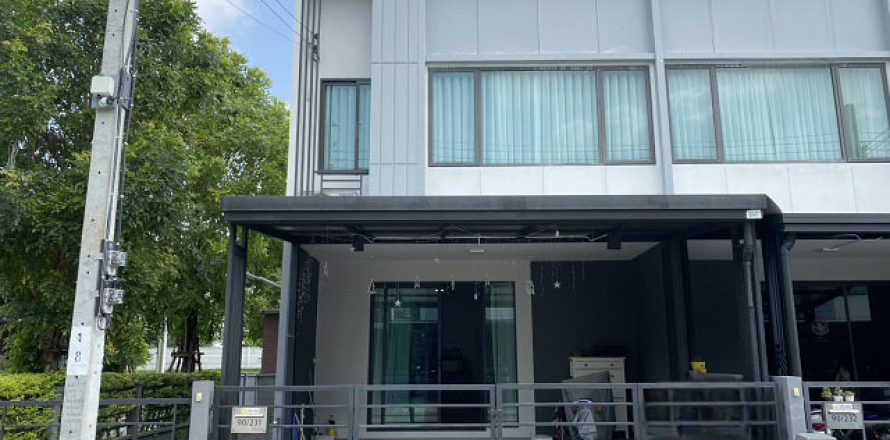 Townhouse à Saphan Sung, Bangkok, Thaïlande 3 chambres № 173261