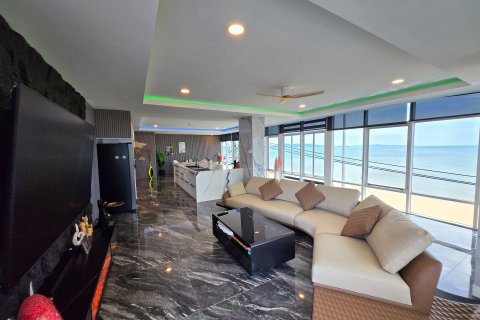 Apartment in Pattaya, Thailand 3 bedrooms № 147103 - photo 1