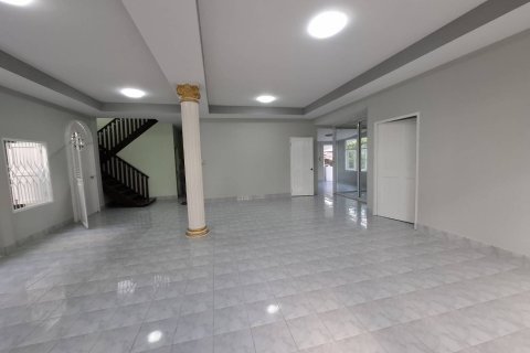 Дом в Бангкхэ, Бангкок, Таиланд с 5 спальнями  № 171628 - фото 4