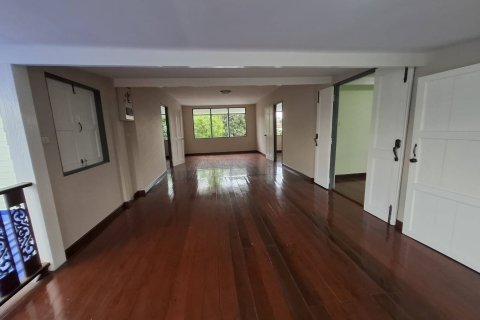 Дом в Бангкхэ, Бангкок, Таиланд с 5 спальнями  № 171628 - фото 15