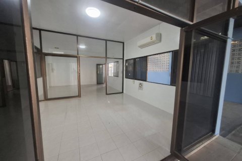 Дом в Бангкхэ, Бангкок, Таиланд с 5 спальнями  № 171628 - фото 21