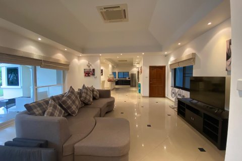 Villa à Pattaya, Thaïlande 3 chambres № 171630 - photo 15