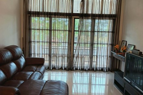 House in San Kamphaeng, Thailand 4 bedrooms № 171631 - photo 17