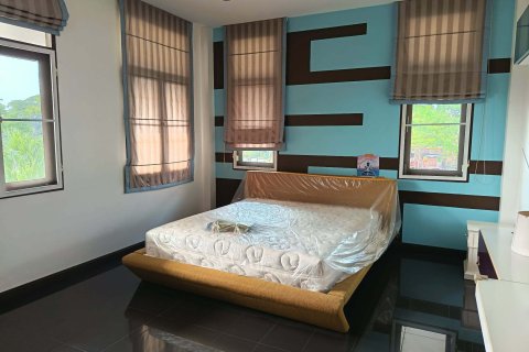 House in San Kamphaeng, Thailand 4 bedrooms № 171631 - photo 3
