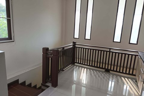 House in San Kamphaeng, Thailand 4 bedrooms № 171631 - photo 6