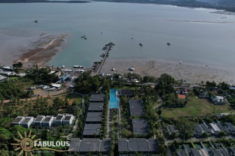 Penthouse in Pa Klok, Thailand 2 bedrooms № 179762 - photo 4